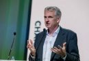 Тімоті Снайдер продемонстрував у Львові знання української мови й зустрівся з бійцем ЗСУ